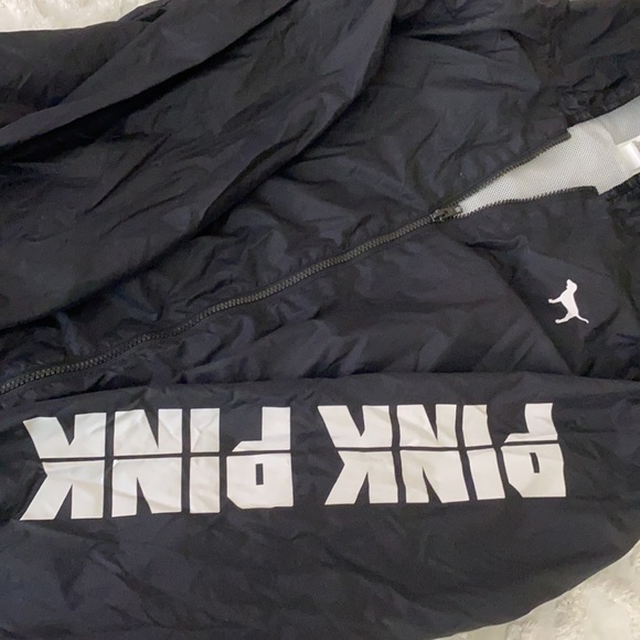 Victoria’s Secret PINK windbreaker - Picture 2 of 3